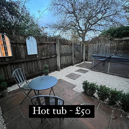 The Hideaway, Hot Tub Apartment Henley-in-Arden Bagian luar foto